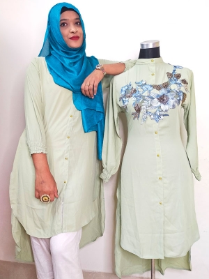 Georgette Kurti W001 M003